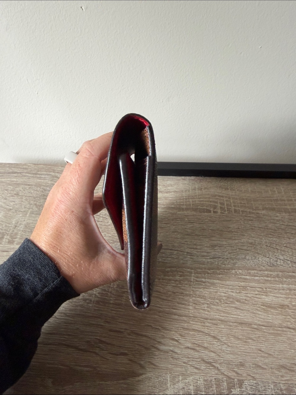 Authentic Louis Vuitton Sarah Wallett - Picture 7 of 7